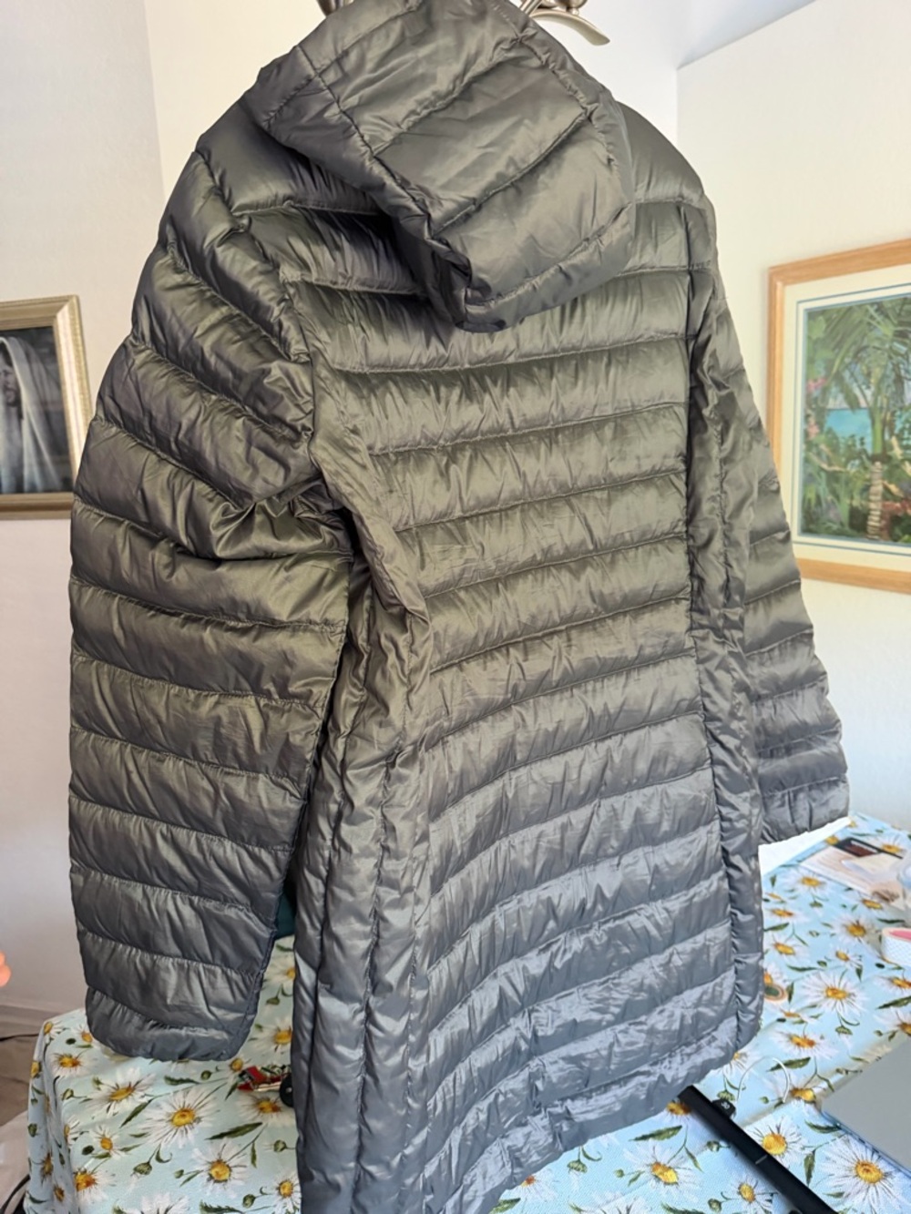 Women's Quilted Hooded Puffer Coat - Gray - Picture 3 of 3